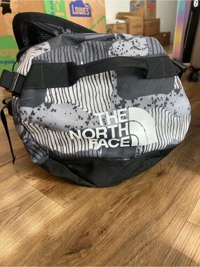 The North Face Gray & Black Patterned Duffel Bag NWOT
